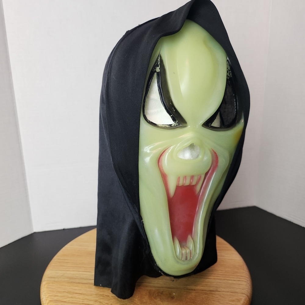 Spooky Green Demon Scream Vampire Mask with Black Hood Glow - Picture 4 of 10